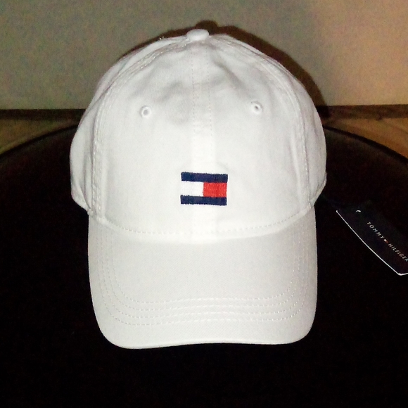 BNWT Tommy Hilfiger Baseball Hat - Picture 1 of 2
